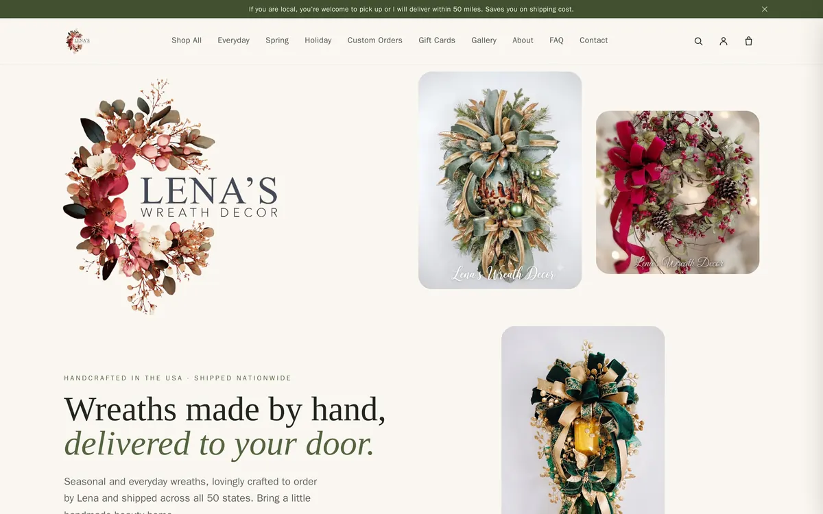Lena's Wreath Decor: inicio con logo floral, tres fotos de coronas hechas a mano y el titular Wreaths made by hand
